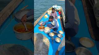 సముద్రంలో వేడివేడి చాపల పులుసు  How To sea food Preparing in beach  sivaram seafood fishing [upl. by Ahseinek564]