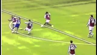 Riyad Mahrez skills fools 3 West Ham defenders at one go EPL 2016 [upl. by Katz]