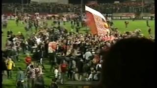 2004 Fortuna Düsseldorf  Aufstieg und Platzsturm  Nie mehr Oberliga  Charly Meyer Bürk Campino [upl. by Akemet]