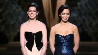 The funniest video of Meryl Streep with Anne Hathaway amp Emily Blunt  Oscars 2007 [upl. by Ardeid]