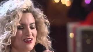 Michael Bublé amp Tori Kelly  Jingle Bells [upl. by Erdeid]