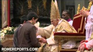 Benedicto XVI celebra la Epifanía en la basílica de San Pedro [upl. by Aderf]