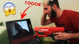 JAI CASSÉ MON PC AVEC UN PISTOLET NERF [upl. by Munson]