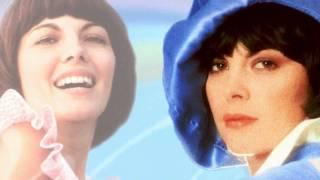 Mireille Mathieu  Una canzone [upl. by Ivon]