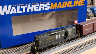 Walthers Mainline Pennsylvania 7048 GP9 Phase II quotThe Horseshoe Curve Enginequot review deep dive [upl. by Haisoj]