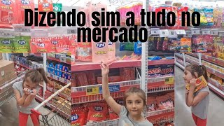 Dizendo sim a tudo no mercado [upl. by Esinnej]