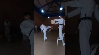 De los mejores rompimientos 🥋 fyp taekwondo tkd tkdwtf [upl. by Refinnej]