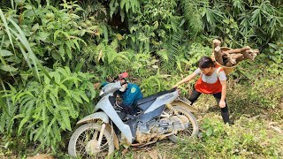 lonelylife2 A militiaman who fell off his bike was lucky enough to help a 17yearold single mother [upl. by Ylime]