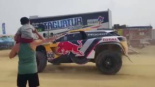 Mototaxi en el Dakar 2018 PerÃº [upl. by Presber983]