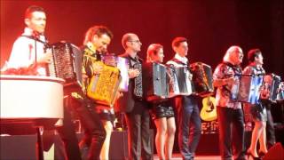 Nouveau Spectacle quot On a toujours 20 ans quot  Medley accordéonistes [upl. by Reivaxe959]