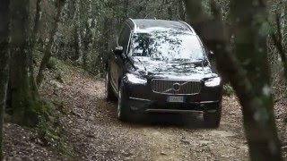 Volvo XC90 OFF ROAD Sospensioni Pneumatiche FourC amp Hill Descent Control [upl. by Eceela]