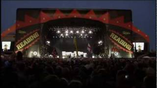 Queens of the Stone Age  Reading 2008 Fixed audio [upl. by Bunker66]