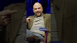 Roberto Saviano i vantaggi del controllo del mercato della cannabis [upl. by Lorens]