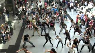 Flashmob Bahnhof Nürnberg [upl. by Anoli48]