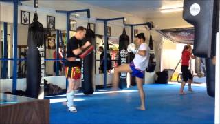 Kornpet pad work with Bryan Popejoy  Muay Thai in Torrance Boxing Works 3103711500 [upl. by Gruber881]