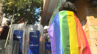 Marcha do Orgulho LGBT de Istambul termina com 200 presos  AFP [upl. by Marv943]