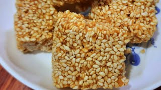 Sesame chikki recipe Tiler khaja recipe Til recipe তিলের খাঁজা রেসিপি Easy recipes with sadhana [upl. by Ainadi]