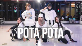 Les Copines Pota Pota Trop Tard Aya Nakamura TikTok Song Viral  Zumba Gampang  Linda Kayhz [upl. by Alyssa707]