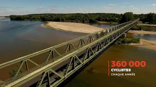 TOURISME  La Loire à vélo en Anjou vue du ciel [upl. by Trenna]