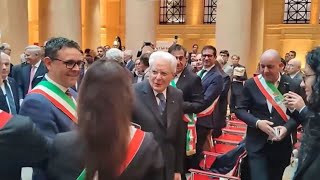 Mattarella saluta i sindaci e lascia levento del Touring Club Italiano [upl. by Iveel]