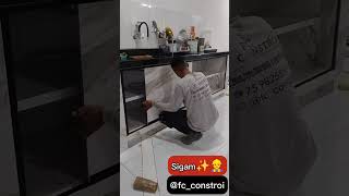 Armário de cozinha impermeávelfeito com porcelanato Sigam nosso perfil viralvideo obra [upl. by Namzed902]