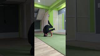 Headstand to flying split 🔥 calisthenics yoga handstandworkout fitness [upl. by Adnylg777]