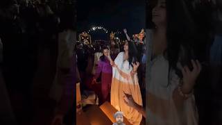 Mukesh Ambani ke bete ki shaadi Mein singer ne kiya dance [upl. by Philipa]