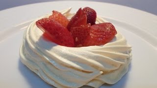 طريقة عمل البافلوفا  Pavlova [upl. by Mita182]