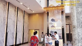 Căn hộ 2PN trong tòa Landmark 81  Khám phá bất động sản [upl. by Ikoek]