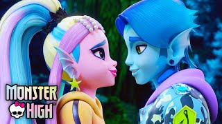 Lagoona Learns to Trust Gil 💗  Monster High [upl. by Aeirdna]