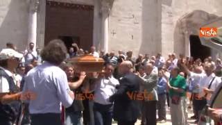 Funerali Matarrese luscita del feretro dalla Cattedrale di Bari [upl. by Zetana890]