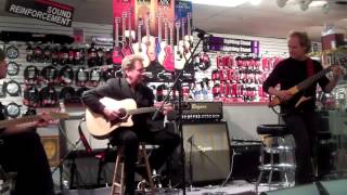 Lee Ritenour on the Yamaha Silent Guitar [upl. by Ellimak]