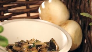 Champignons putzen Einfach kochen [upl. by Leahcimluap]