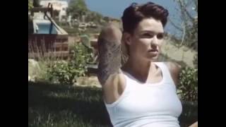 Ruby Rose modelando para la revista Malibu [upl. by Ailehs]