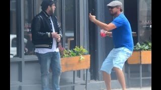 Leonardo DiCaprio asusta con una broma a Jonah Hill en Nueva York [upl. by Elena]