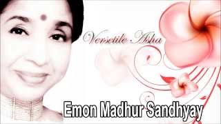 Emon Madhur Sandhyay  Ekanta Apan  Bengali Movie Songs  Asha Bhosle [upl. by Sokem327]