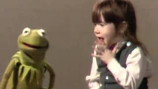 Classic Sesame Street Kermit Tracy Kiss [upl. by Nnylyrehc]