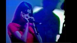 Mazzy Star  Flowers in December  Live Scotland [upl. by Nahamas529]