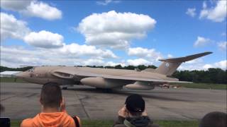 Handley Page Victor XM715 quotTeasin Tinaquot Bruntingthorpe 250514 [upl. by Georgetta342]