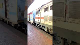 17015Secunderabad Bhubaneswar Visakha Express Arrived to Visakhapatnam railway station shorts [upl. by Ytsirc]