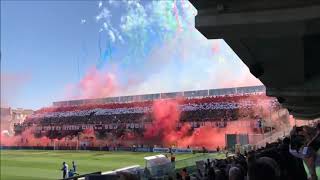 Foggia  Bari Lo spettacolo è sugli spalti doppia coreografia e tifo infernale [upl. by Territus126]