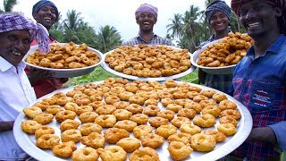 VILLAGE DONUT  Tamil Traditional Snacks Ulunthu Vadai  Cooking Crispy Medu Vada Recipe [upl. by Rafiq]