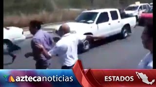 Video taxistas golpean a chofer de Uber [upl. by Binky759]