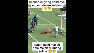 Seharusnya Goal Eh Malah Di buangMomen Konyol Dalam Sepakbolafeedshorts football [upl. by Macdougall]