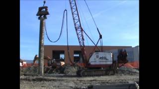 Ruston Bucyrus RB400SC con vibroinfissore [upl. by Nij902]