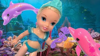 Anna and Elsa Toddlers Dolphin Adventure  Ocean Boat Rides Barbie Chelsea Swimming Snorkel Mermaids [upl. by Libenson]