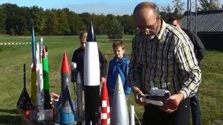 Uitleg model raket bouw en lancering Weekend van de Wetenschap door DRRA Model Rocket launch [upl. by Ellatsirhc]