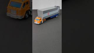 Huffer Can Tow Studio Series 86 Optimus Primes Trailer transformers studioseries86 [upl. by Perlis813]