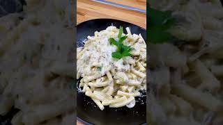 Pasta mit Hähnchen Pilzen und Lauch in Sahnesoße Shorts [upl. by Renrag]