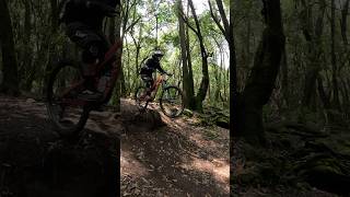 Rafaelo y Fabián saliendo de costalitos goprohero12 commencalbikes mtb cdmx drop enduro [upl. by Goldia]